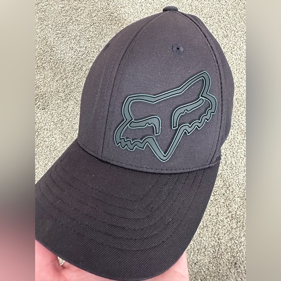 Fox Racing Men’s Flexfit Black Cap with Black Logo size small EUC - Picture 6 of 6